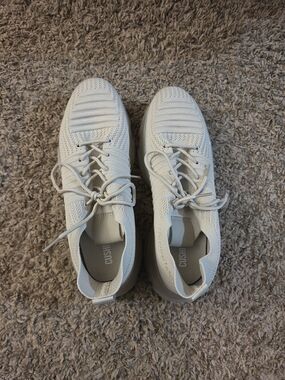 Women's Lightweight Knit Athletic Sneakers - White